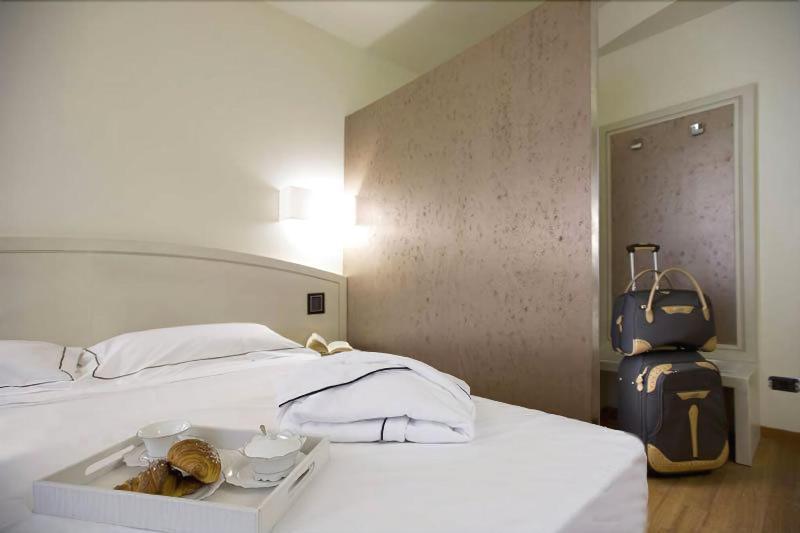 Hotel Napoleon Cherasco Εξωτερικό φωτογραφία