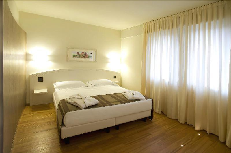 Hotel Napoleon Cherasco Εξωτερικό φωτογραφία